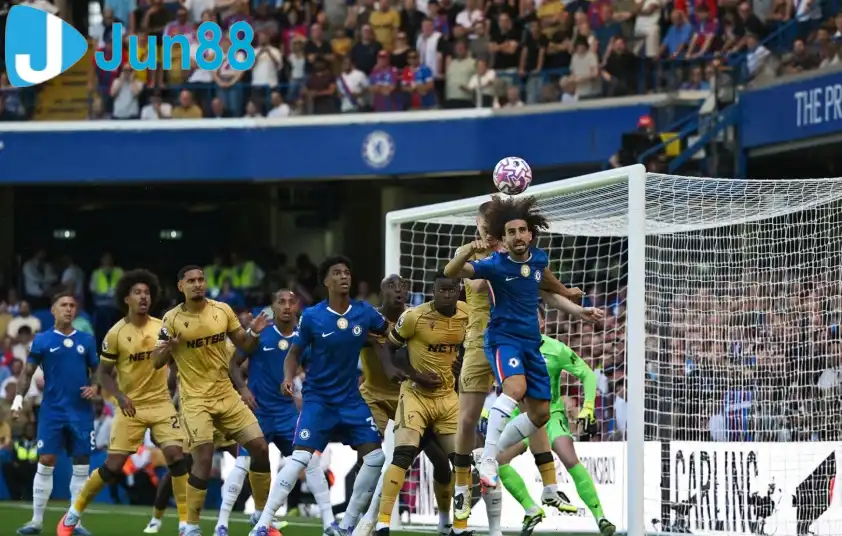 Chelsea tỏ ra áp đảo ngay từ đầu (Ảnh: Premier League). Chelsea tỏ ra áp đảo ngay từ đầu (Ảnh: Premier League).